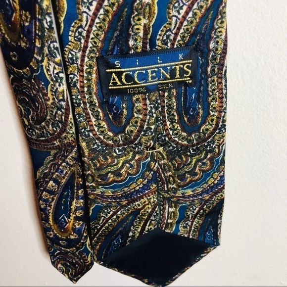 100% Silk Accents Tie - Picture 3 of 4